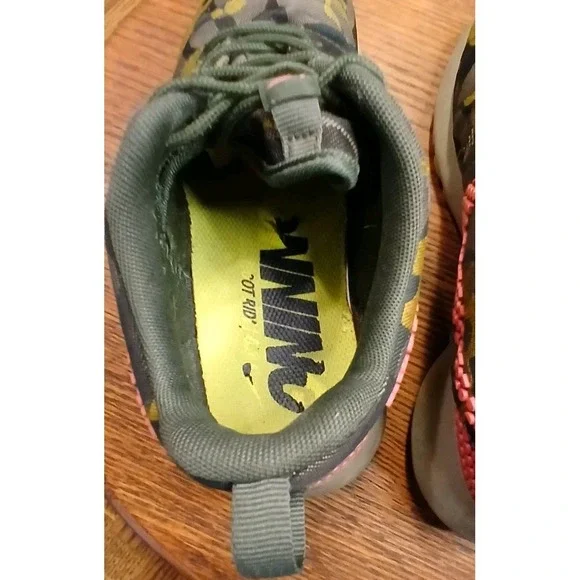 Nike Roshe One Sneakers Print Camo Atomic Pink Shoes Athletic - Picture 7 of 10